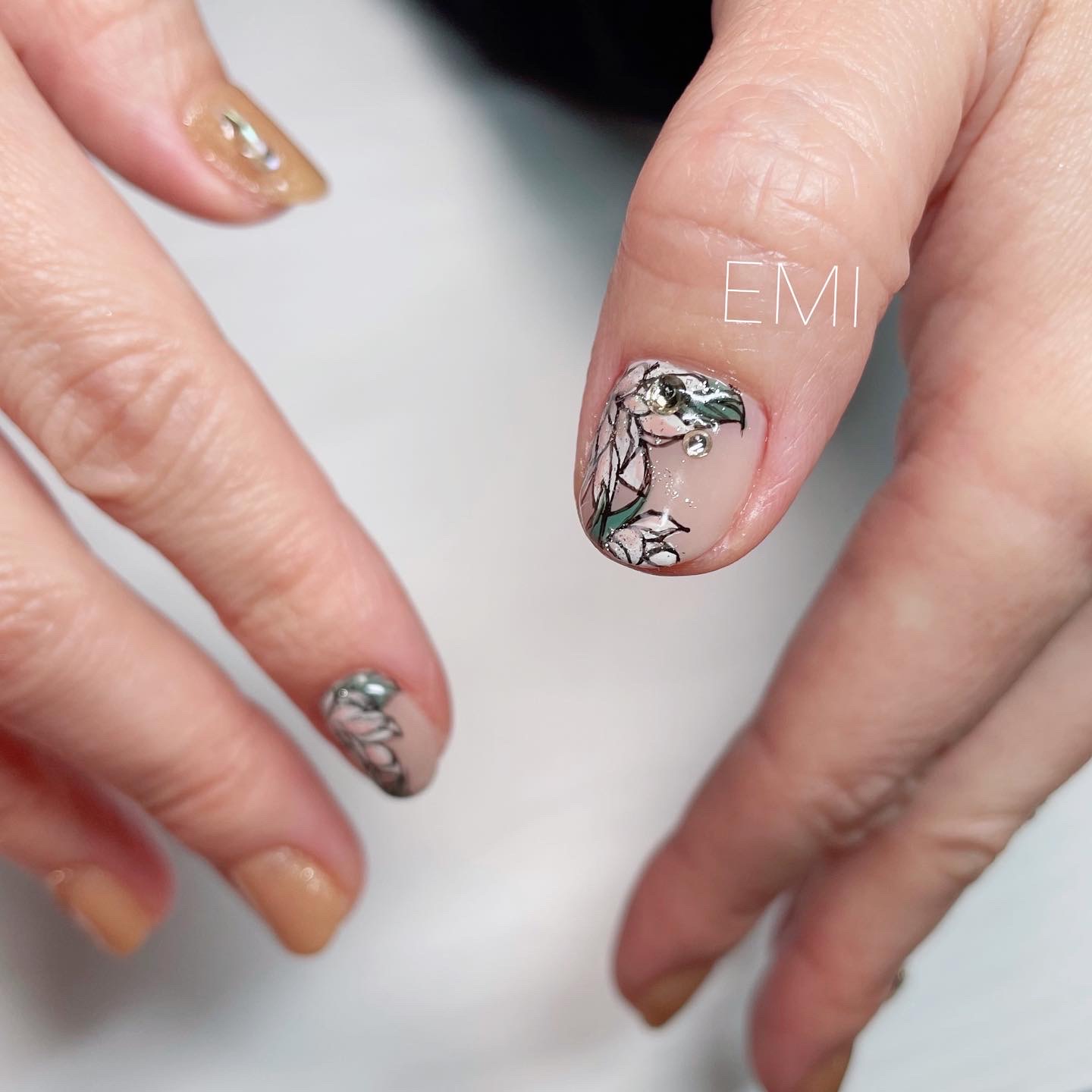 個性的アートをシンプルに